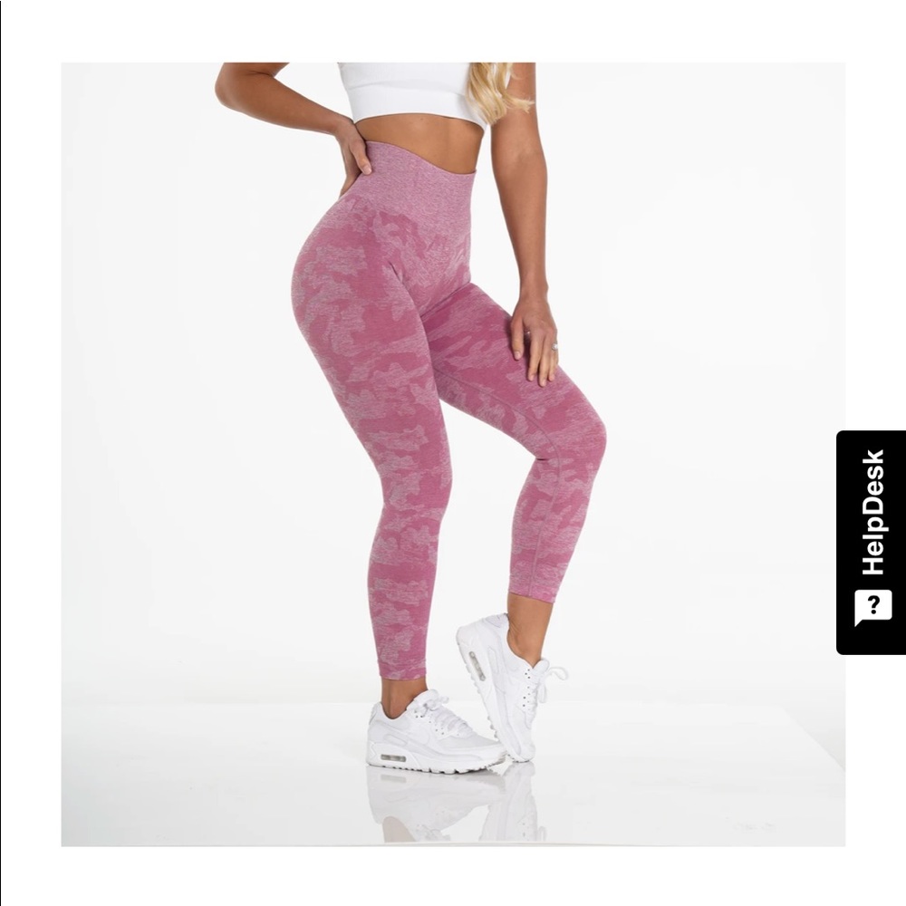NVGTN Pastel Pink Camo Seamless Leggings Small